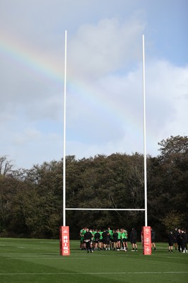 271026 - Wales Rugby Training - Team huddle