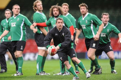 27.11.08 - Wales Rugby Training - Shane Williams in action during training. 