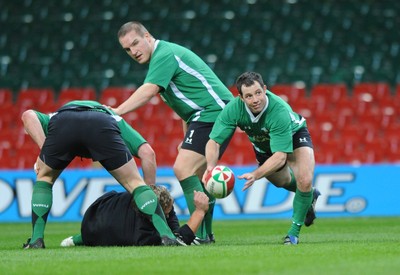 27.11.08 - Wales Rugby Training - Gareth Cooper in action during training. 