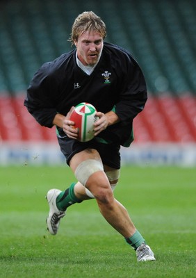 27.11.08 - Wales Rugby Training - Andy Powell in action during training. 
