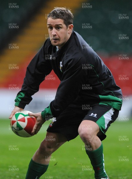 27.11.08 - Wales Rugby Training - Shane Williams in action during training. 