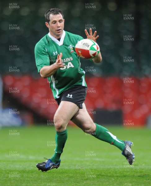 27.11.08 - Wales Rugby Training - Gareth Cooper in action during training. 