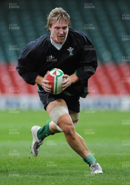 27.11.08 - Wales Rugby Training - Andy Powell in action during training. 