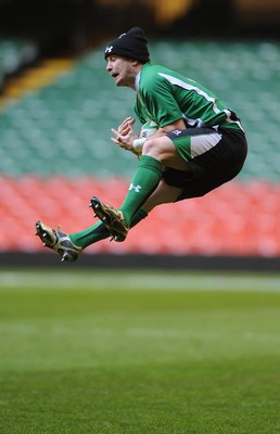 27.11.09 - Wales Rugby Training - Shane Williams during training. 