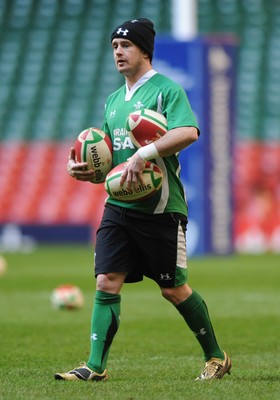27.11.09 - Wales Rugby Training - Shane Williams during training. 