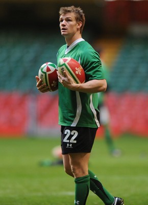 27.11.09 - Wales Rugby Training - Dwayne Peel during training. 