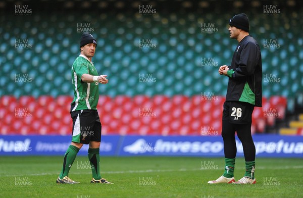 27.11.09 - Wales Rugby Training - Shane Williams talks to Jamie Roberts during training. 