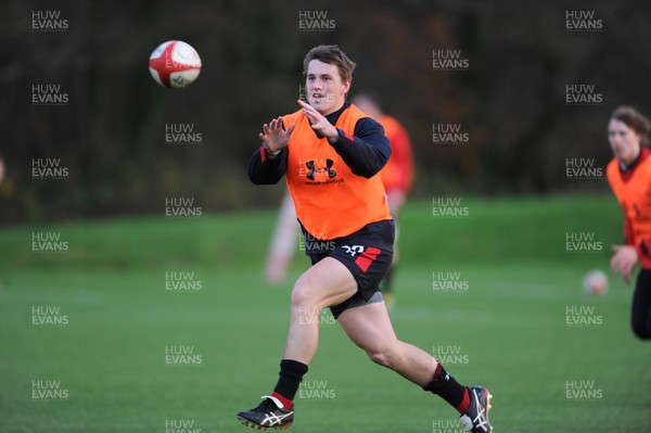 271112 - Wales Rugby Training -Jonathan Davies during training