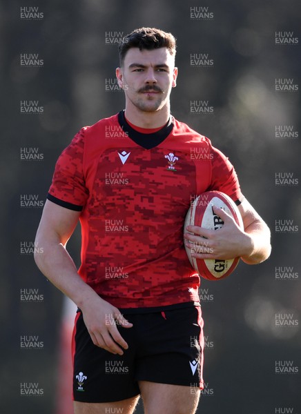 271120 - Wales Rugby Training - Johnny Williams during training