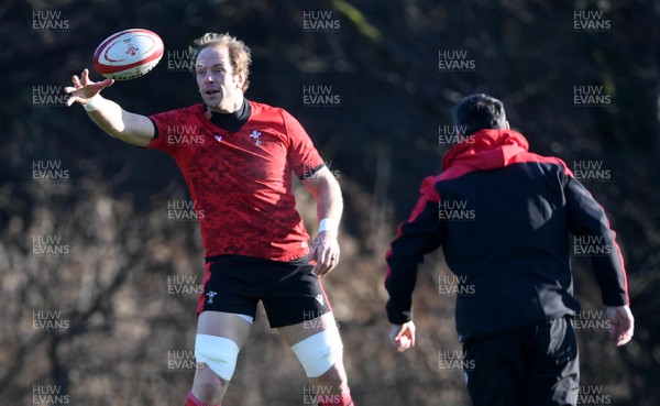 271120 - Wales Rugby Training - Alun Wyn Jones during training