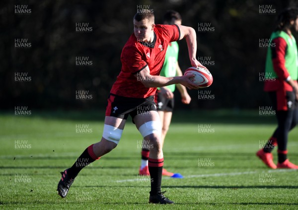 271120 - Wales Rugby Training - Shane Lewis-Hughes during training