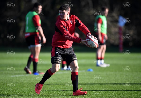 271120 - Wales Rugby Training - James Botham during training