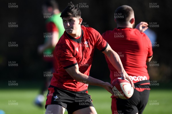 271120 - Wales Rugby Training - Louis Rees-Zammit during training