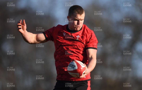 271120 - Wales Rugby Training - Shane Lewis-Hughes during training
