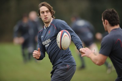 28.01.08 - Wales Rugby Training - Ryan Jones in action during training 