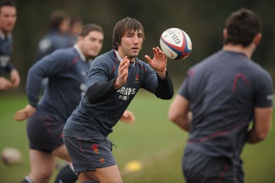 28.01.08 - Wales Rugby Training - Gavin Henson in action during training 