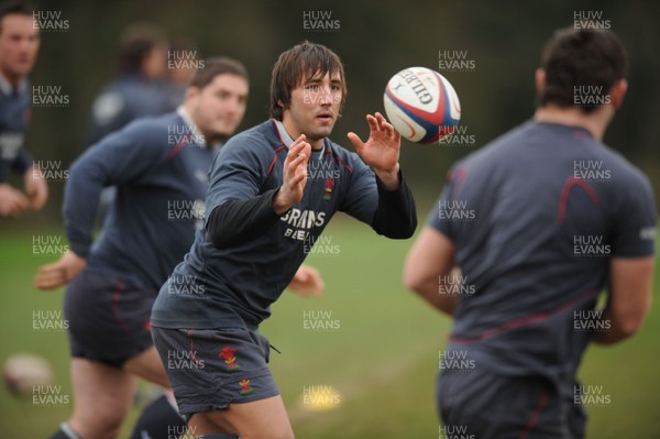 28.01.08 - Wales Rugby Training - Gavin Henson in action during training 