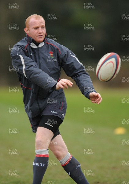 28.01.08 - Wales Rugby Training - Martyn Williams in action during training 