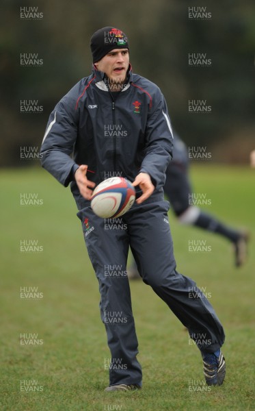 28.01.08 - Wales Rugby Training - Jamie Roberts in action during training 