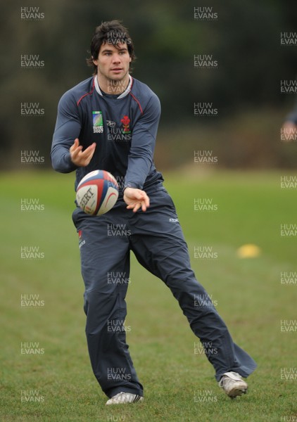 28.01.08 - Wales Rugby Training - Mike Phillips in action during training 