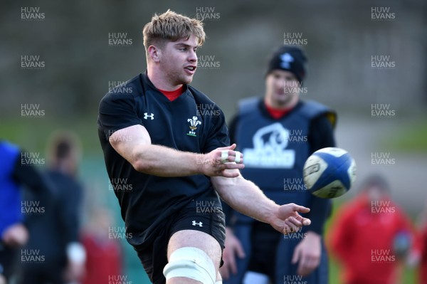280119 - Wales Rugby Training - Aaron Wainwright during training