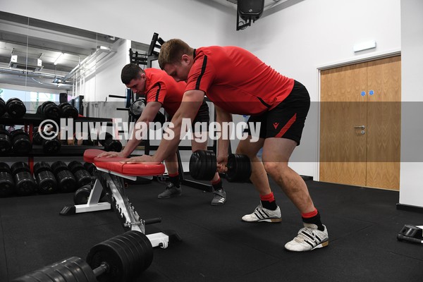 280122 - Wales Rugby Training - Seb Davies and Ben Carter during a gym session
