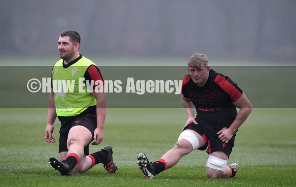280122 - Wales Rugby Training - Wyn Jones and Jac Morgan during training