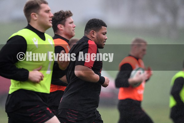 280122 - Wales Rugby Training - Leon Brown during training