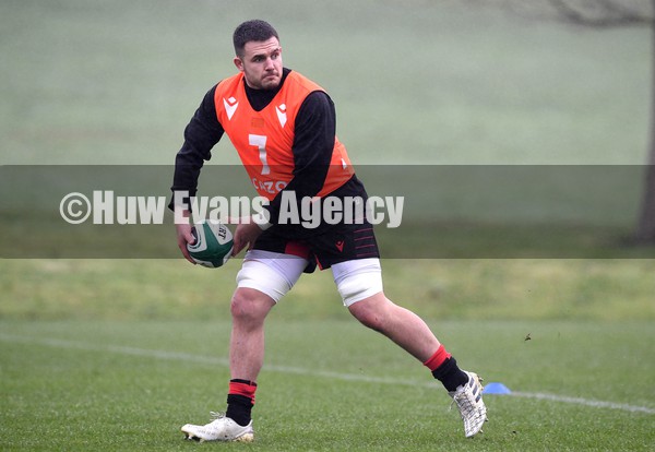 280122 - Wales Rugby Training - Ellis Jenkins during training