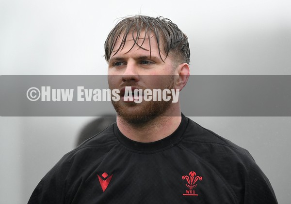 280122 - Wales Rugby Training - Aaron Wainwright during training
