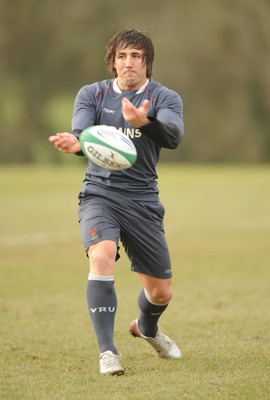28.02.08 - Wales Rugby Training - Gavin Henson in action during training 