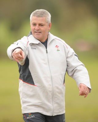 28.02.08 - Wales Rugby Training - Wales head coach, Warren Gatland makes a point during training 