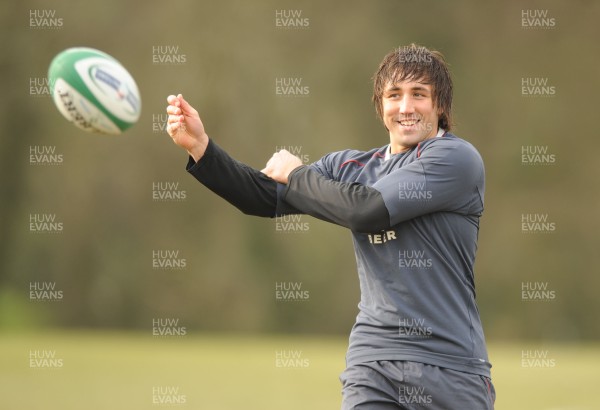 28.02.08 - Wales Rugby Training - Gavin Henson in action during training 