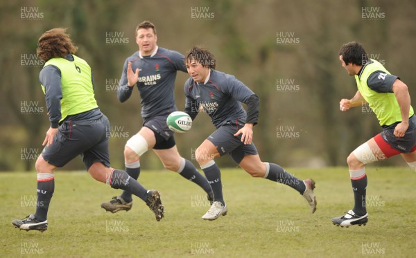 28.02.08 - Wales Rugby Training - Gavin Henson in action during training 