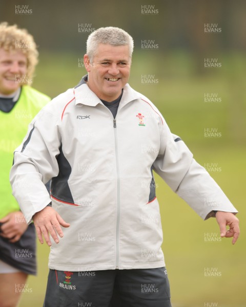 28.02.08 - Wales Rugby Training - Wales head coach, Warren Gatland makes a point during training 