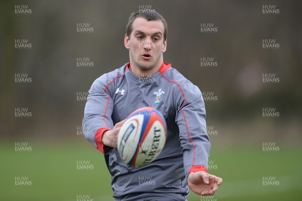 280214 - Wales Rugby Training -Sam Warburton during training