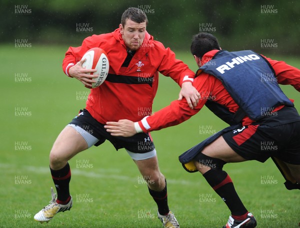 280513 - Wales Rugby Training -Adam Warren during training