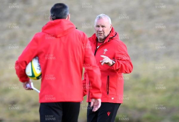 280622 - Wales Rugby Training - Stephen Jones and Wayne Pivac during training