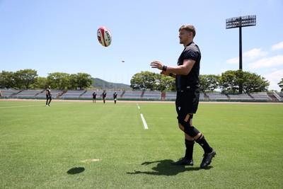 280625 - Wales Rugby Training Session in Kitakyushu - Alex Mann