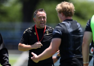 280625 - Wales Rugby Training Session in Kitakyushu - Matt Sherratt, Head Coach during training