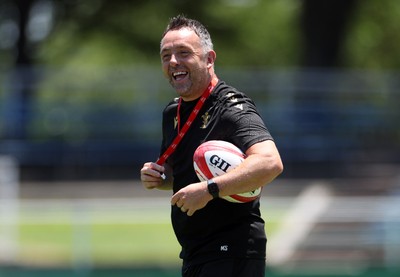 280625 - Wales Rugby Training Session in Kitakyushu - Matt Sherratt, Head Coach during training