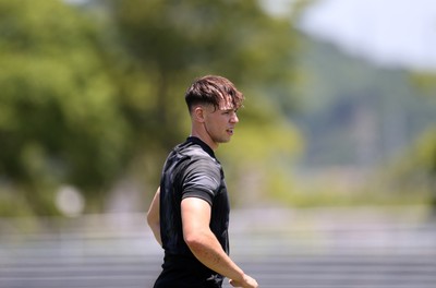 280625 - Wales Rugby Training Session in Kitakyushu - Tom Rogers during training