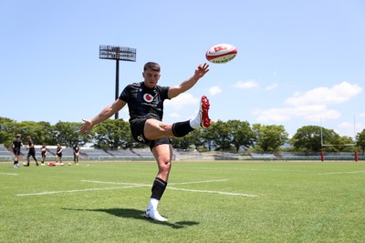 280625 - Wales Rugby Training Session in Kitakyushu - Reuben Morgan-Williams during training