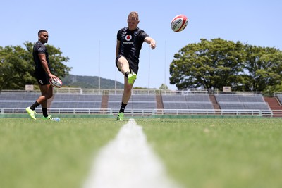 280625 - Wales Rugby Training Session in Kitakyushu - Sam Costelow during training