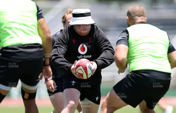 280625 - Wales Rugby Training Session in Kitakyushu - Keiron Assiratti during training