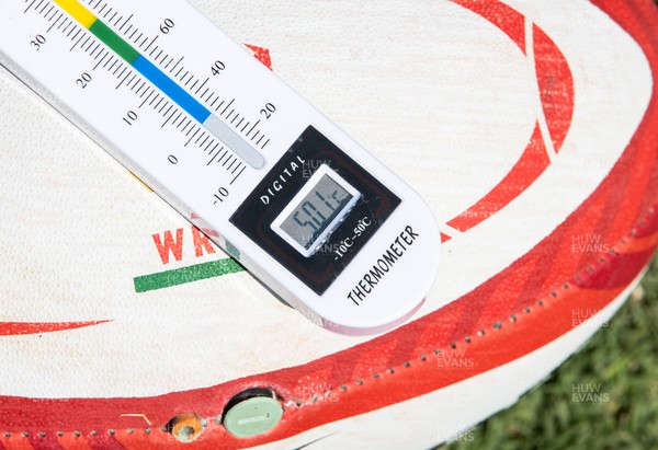 280723 - Wales Rugby Training taking place in Turkey, in preparation for the Rugby World Cup - A thermometer showing 501 degrees