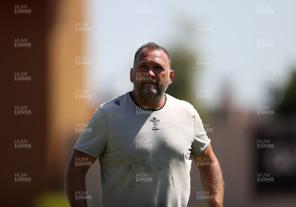280723 - Wales Rugby Training taking place in Turkey, in preparation for the Rugby World Cup - Forwards Coach Jonathan Humphreys during training