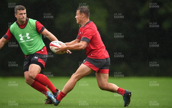 280819 - Wales Rugby Training - Jarrod Evans during training