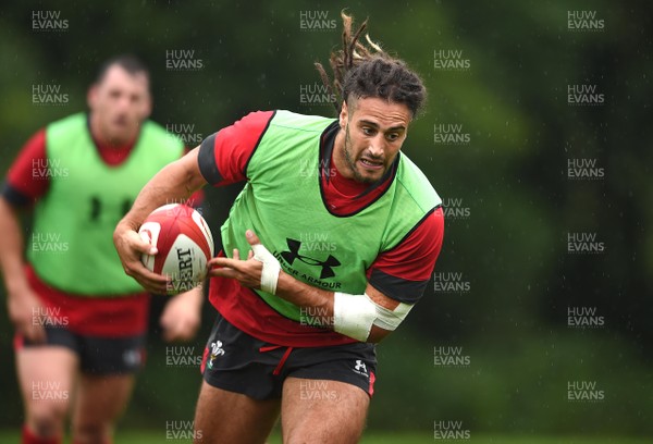 280819 - Wales Rugby Training - Josh Navidi during training