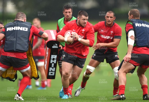 280819 - Wales Rugby Training - Rob Evans during training